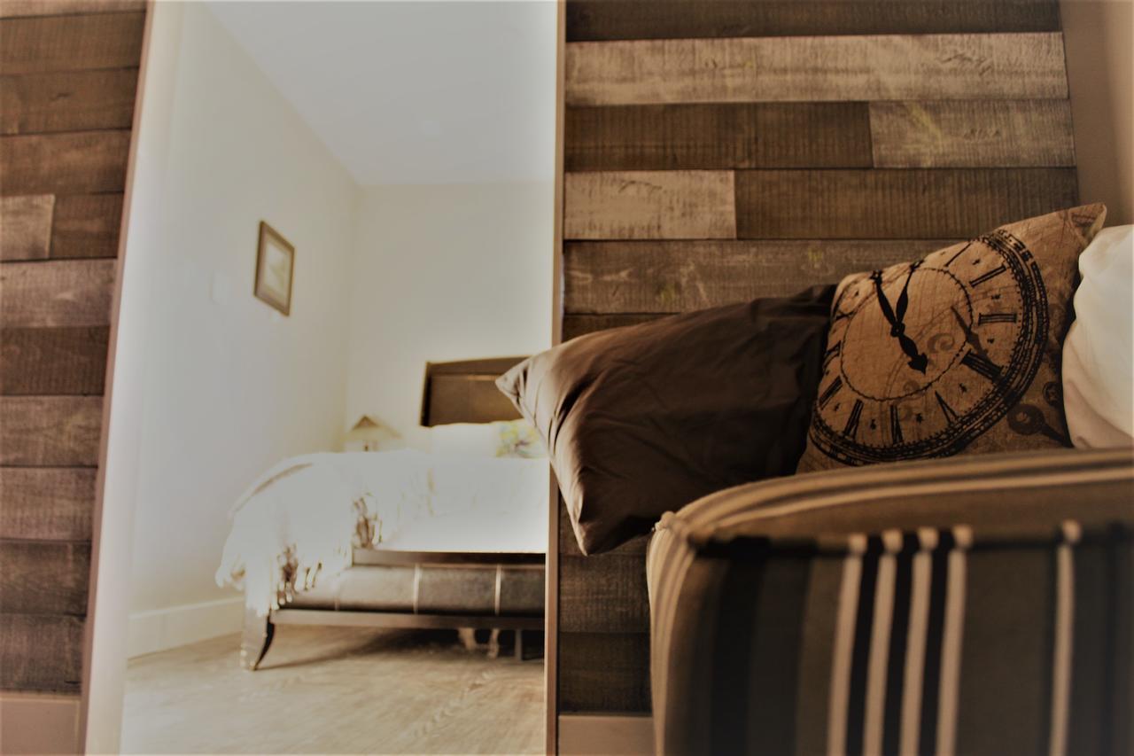 Huckleberry Cottage Принц Рупърт Екстериор снимка