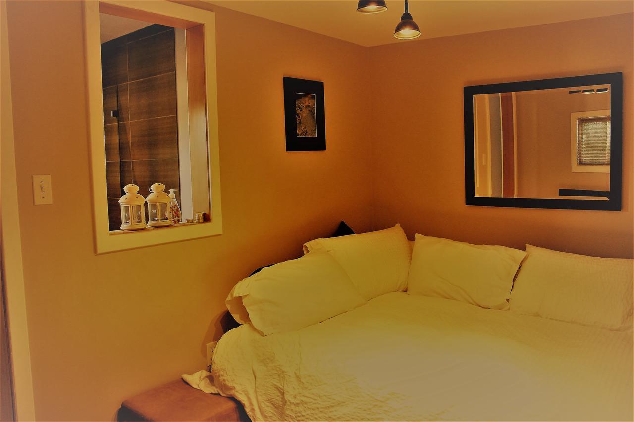 Huckleberry Cottage Принц Рупърт Екстериор снимка
