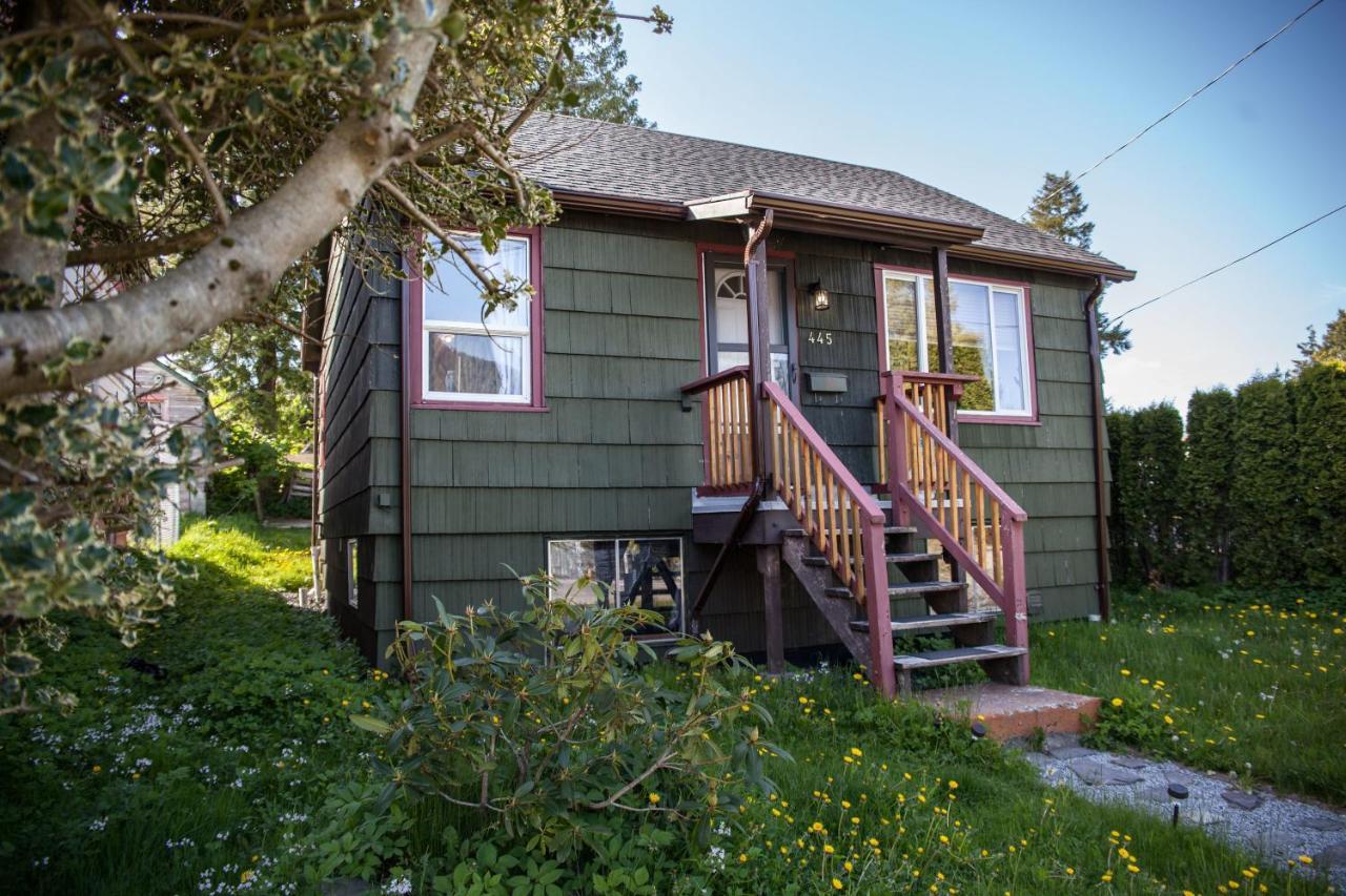 Huckleberry Cottage Принц Рупърт Екстериор снимка